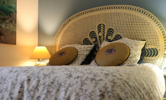 Cabrieres-dʼAigues Cama Y Desayuno | At Fanny's