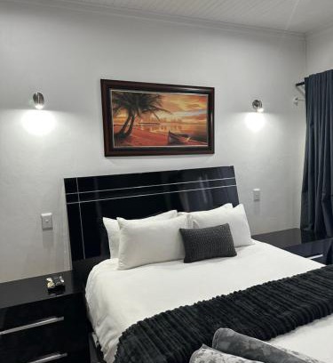 Kimberley Casa | At JayRose