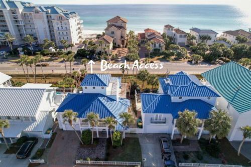 Crystal Shores Casa | At Last 100' to Beach Access Close to Shops