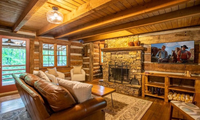 Boone Casa | At Last