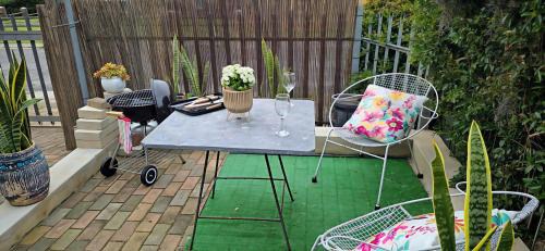 Jeffreys Bay Apartamento | At lilac, Jeffreys Bay, cottage for 2