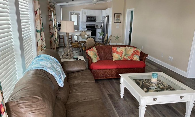 Atlantic Beach Casa | At the Beach