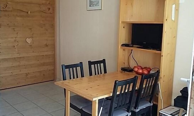 Villard-de-Lans Apartamento | At the foot of shops, 5th floor, view mountain, balcony, tv, ski locker, 18m², Villard de Lans