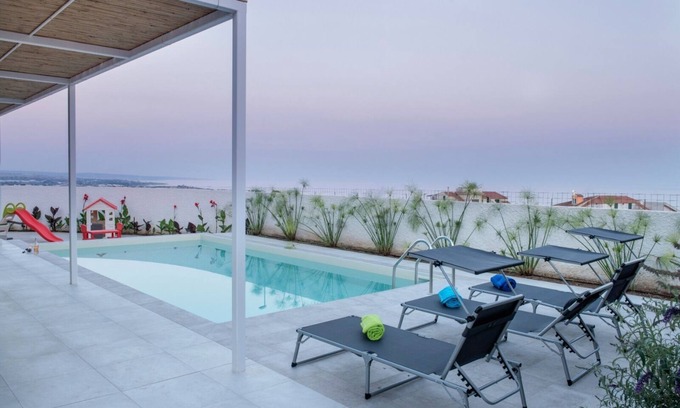 Ragusa Villa | En la casa de Giò, villa con piscina.