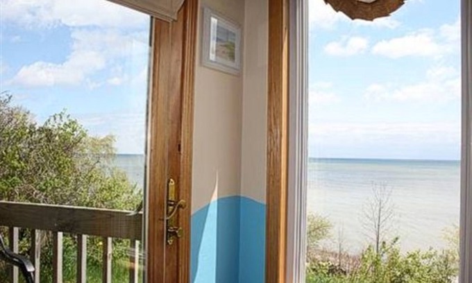 Algoma Cama Y Desayuno | at the Waters Edge Bed & Breakfast