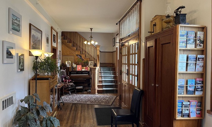 Downtown Skagway Casa | At the White House
