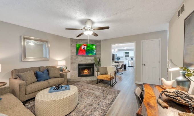 Smyrna Casa | ATH - Sleeps 4 - 2 Beds - Fenced/Pet friendly - CC6