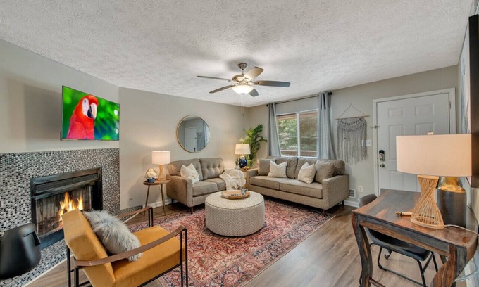 Smyrna Casa | ATH - Sleeps 4 - 2 Beds - Pet friendly - CC5
