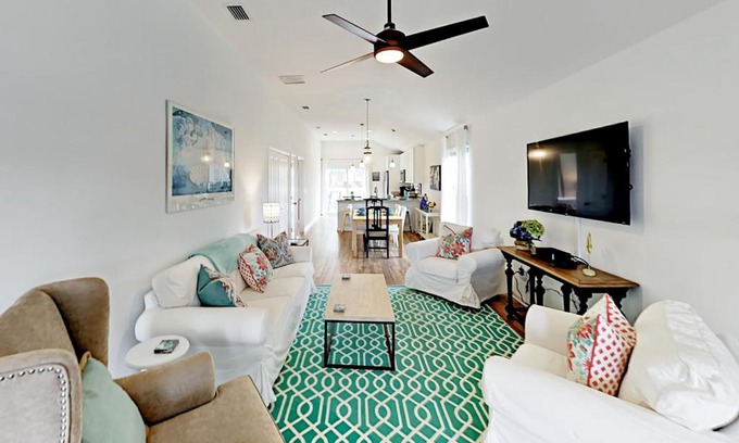 Butler Beach Casa | Athenas Cottage