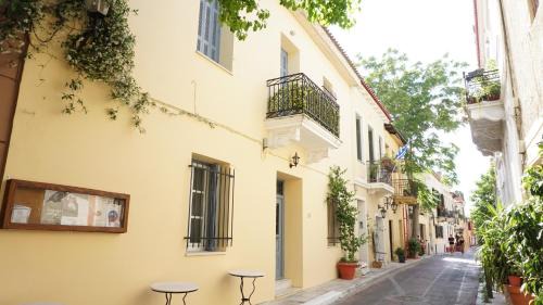 Plaka Villa | Athenian House in Plaka Villa by Athenian Homes