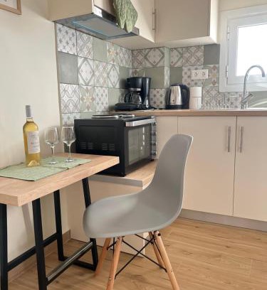 New Kypseli Apartamento | Athenian loft with urban view