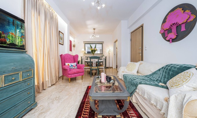 Dafni-Ymittos Apartamento | Athenian Oasis Near Athens Metro Mall