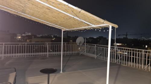 Nea Chalkidona Apartamento | Athens city view loft on a budget