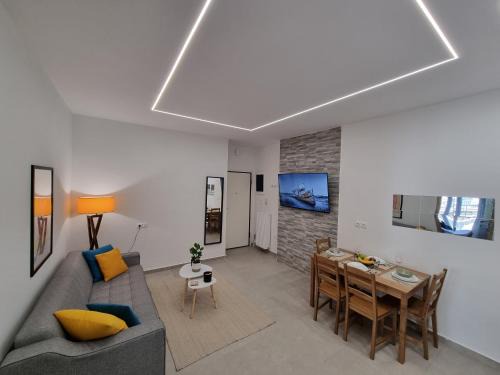 Ano Patisia Apartamento | Athens Stylish Renovated 62sqm Apartment for Families & Couples with Balcony in Quiet Area near City Center