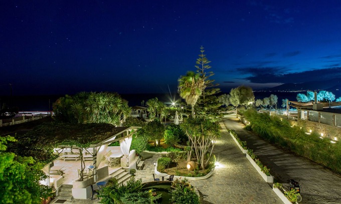 Plaka Casa | Athina Studios & Suites