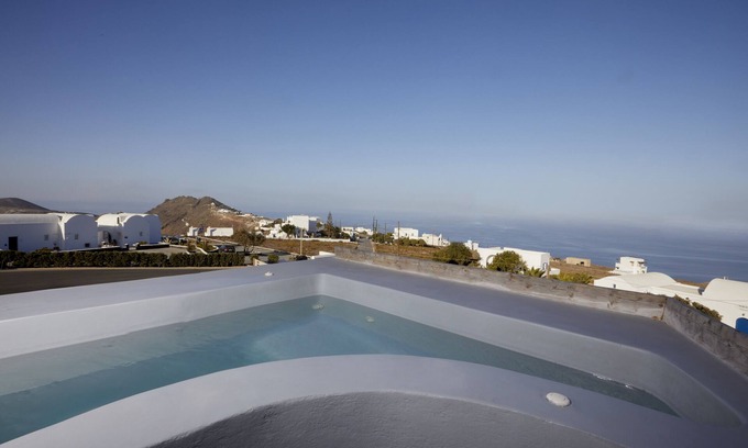 Imerovigli Casa | Athiri Santorini Hotel