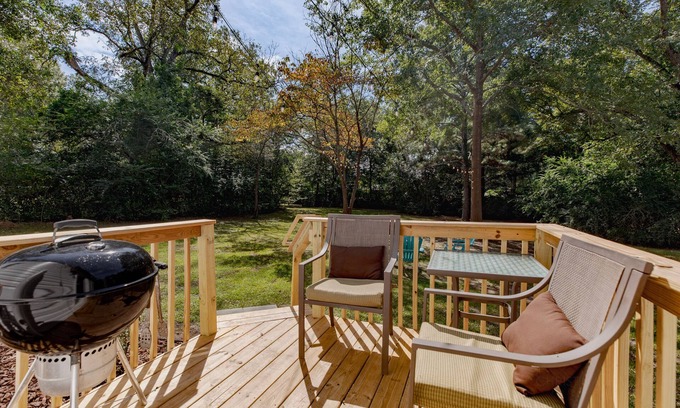 Perry Casa | AtHome+1 Stay | Quaint 1BR | Downtown Perry