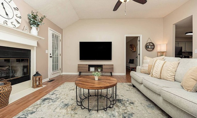 Centerville Casa | AtHome+1 Stay | Woodsy 3BR | Monthly Discounts