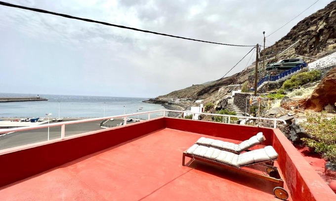 Puerto de la Estaca Apartamento | Atico de 2 dormitorios con vista al Mar, a 100 m de playa