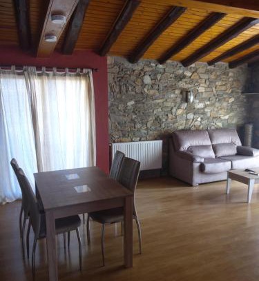 Llanca Apartamento | Atico en centro historico