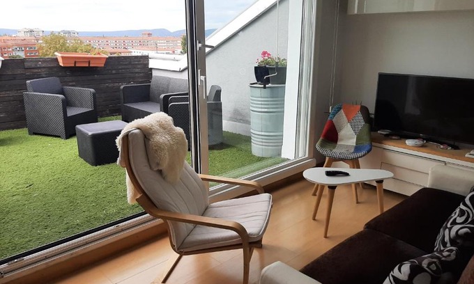 Arriaga-Lakua Apartamento | Atico en el centro de Vitoria Parking gratis