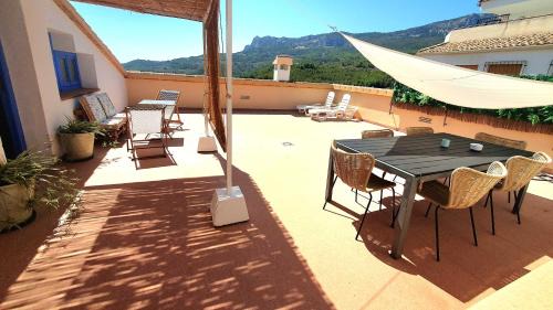 El Castell de Guadalest Apartamento | ÁTICO GUADALEST rooftop apartment with 360º views and art