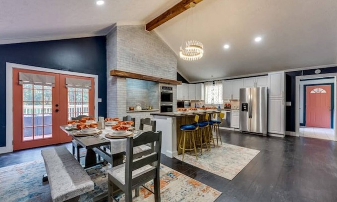 Lithonia Casa | ATL African Oasis Retreat with POOL!