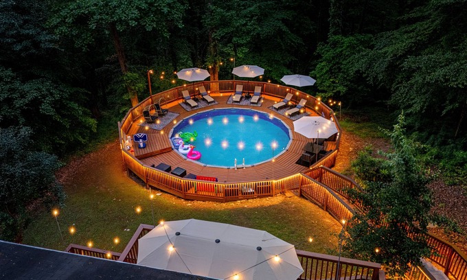 Atlanta Casa | ATL Cascade Oasis - Pool, Hot Tub, Arcades, Pool Table, 3900sq ft with 10 beds