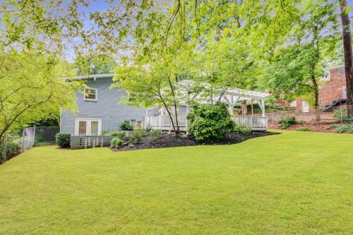 Decatur Casa | Atlanta's Luxe 6-Bedroom Haven