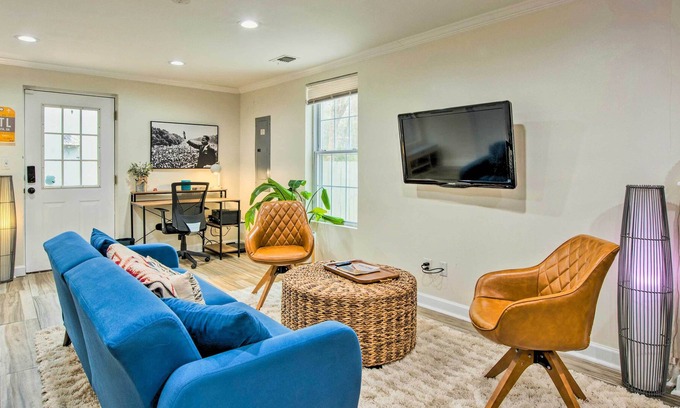 Edgewood Apartamento | Atlanta Studio w/ Deck, 3 Mi to Downtown!