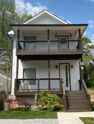 Summerhill Casa | Atlanta Unit 1 Room 3 - Cheerful Private Bedroom & Bathroom