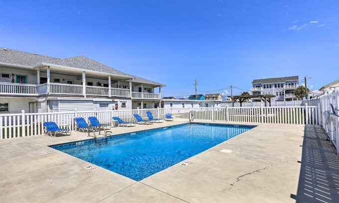 Atlantic Beach Apartamento | Atlantic Beach Studio with Community Pool!