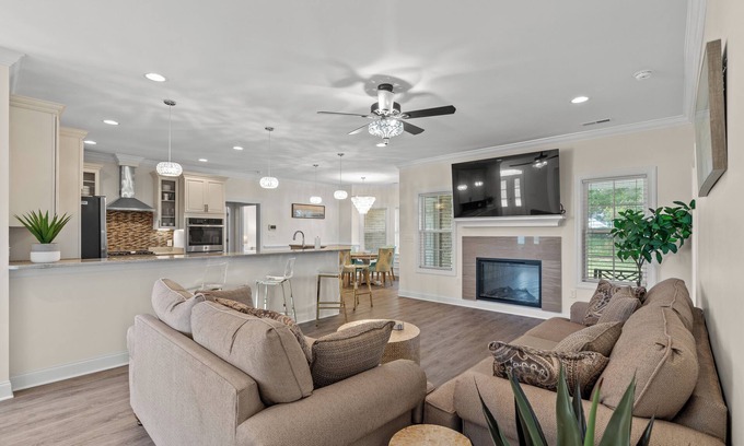Atlantic Beach Casa | Atlantic Diamond - Upscale Pet Friendly Home