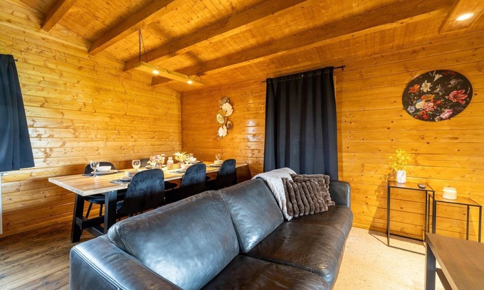 Municipality of Valkenswaard Chalet De Esquí | Atmospheric chalet in a small holiday park