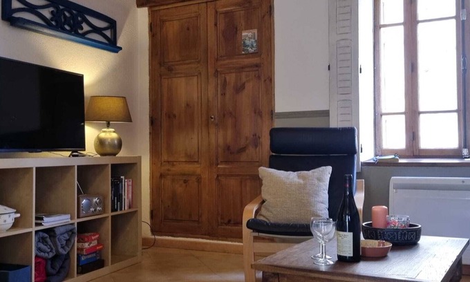 Malvieres Casa | Casa rural atmosférica para 6 personas con estufa de leña
