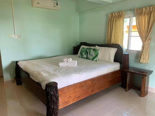 Phongprasan Casa | AtMyHomeStay Bangsaphan
