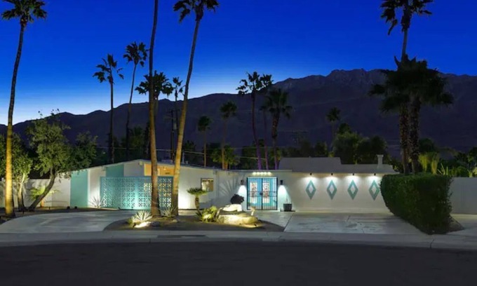 Vista Norte Casa | Atomic Flair & Mid Century Modern Charm