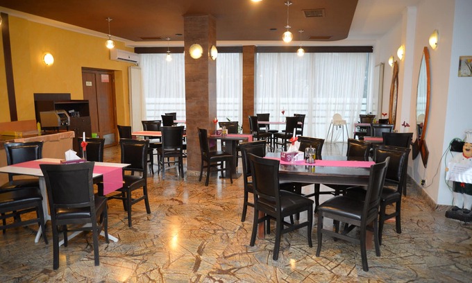 Predeal Hotel | Atrium Mountain View