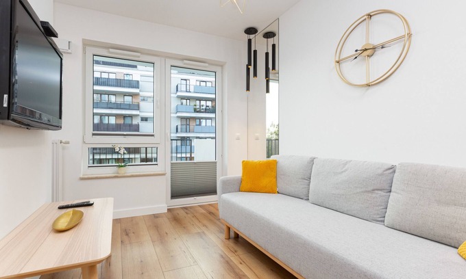 Praga Poludnie Apartamento | Atrium Promenada Apartment by Renters
