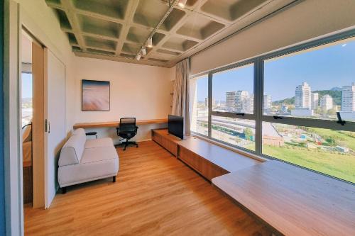 Florianopolis Apartamento | Atrium Studios by Xtay – Estúdios modernos, bem localizados e a 9min da Arena Opus