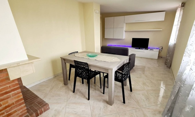Marcianise Apartamento | Attic apartment in quiet area, close to many points of interest