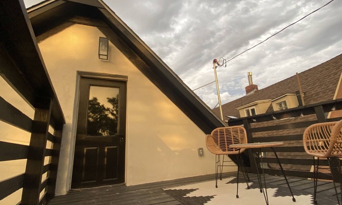 River North Art District Casa | Attic apartment in RiNo/Five points. 5min away from Train station