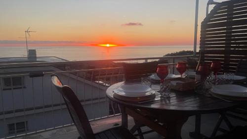 Lavagna Apartamento | Attico con terrazza fronte mare a Cavi di Lavagna