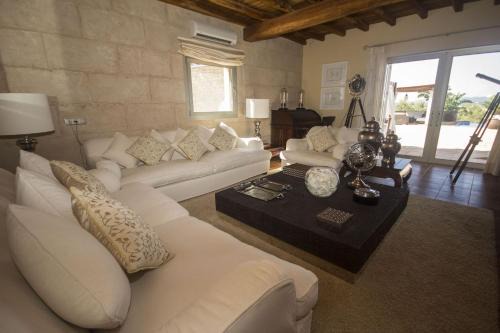 Santa Gertrudis Villa | Attractive Ibiza Villa Can Tierra 6 Bedrooms Phenomenal Country & Mountain Views Santa Gertrudis