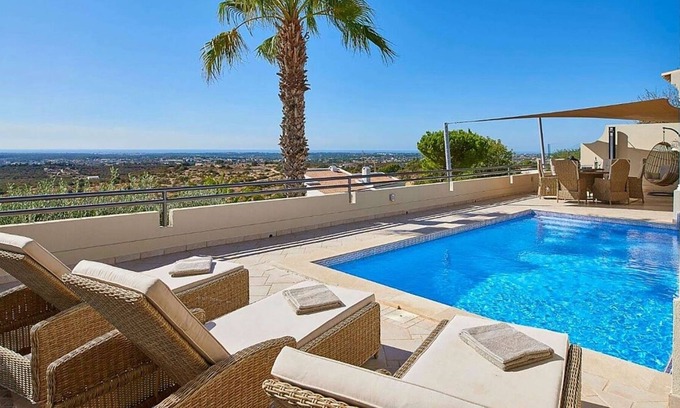 Pe do Cerro Villa | Attractive Villa, A/C, South Facing Terrace, Private Pool, Sea Views close to Santa Barbara de Nexe!