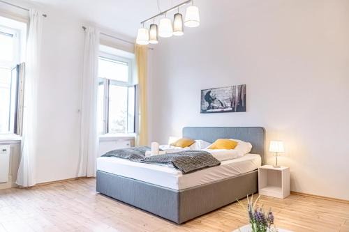 Wahring Apartamento | Attractive 2BR Apt Near AKH Ideal for Longstays