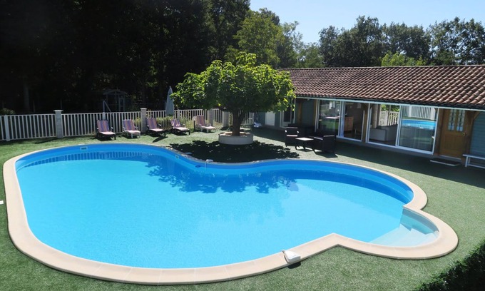 Saint-Justin Casa | Bonita casa de vacaciones con aire acondicionado y piscina de 3 estrellas