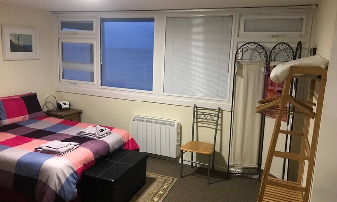 Felixstowe Apartamento | Attractive Apartment Which Has, Possibly, the Best Views in Felixstowe