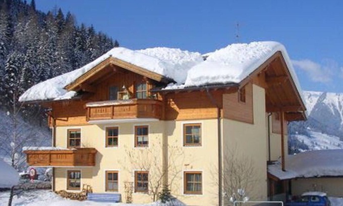 Huettschlag Apartamento | Attractive apartment with two balconies