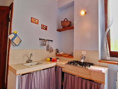 Umbertide Casa | Attractive apartment in old farmhouse on the estate with pool
